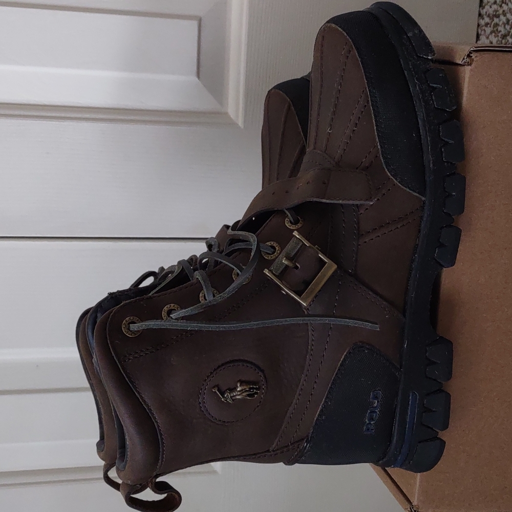 Shoes - Picture 2 of 4